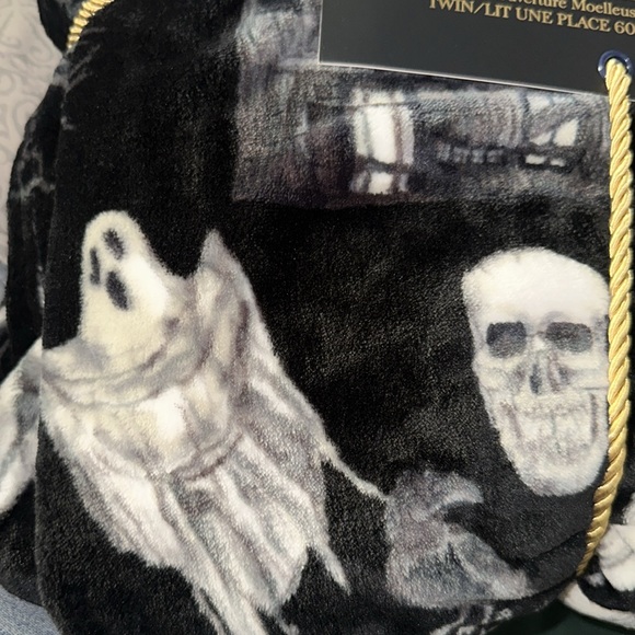 Rachel Roy ghosts,crows, haunted house Skulls Throw - Picture 3 of 6